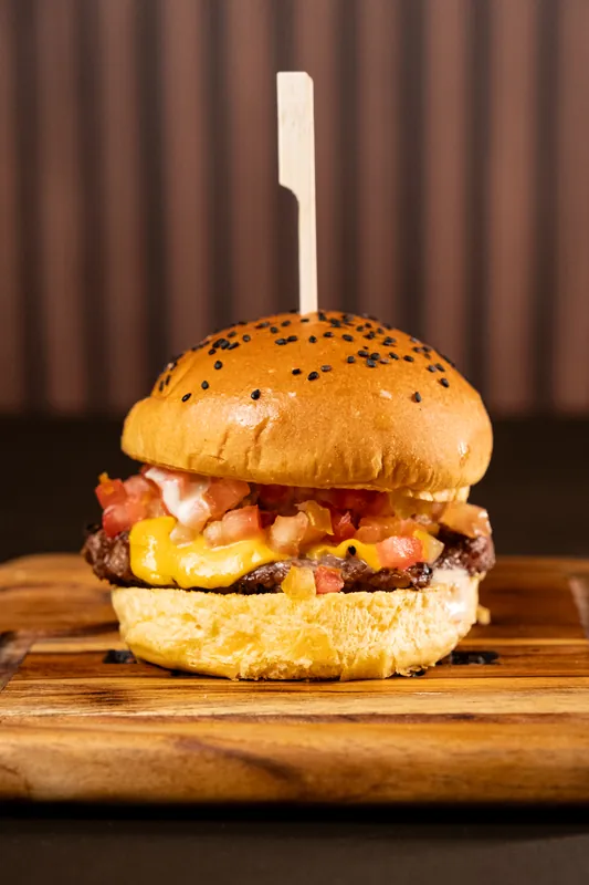 Hambúrguer com vinagrete
